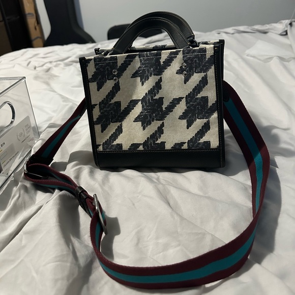 Coach Dempsey Tote 22 With Houndstooth Print And Patch - Picture 5 of 5